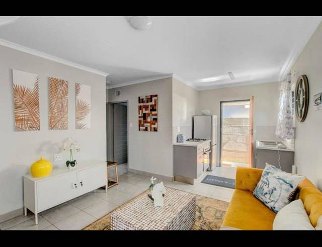 3 BEDROOM HOUSE FOR SALE IN PROTEA GLEN EXT